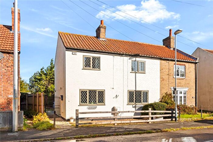 3 Bedroom Semi-Detached House For Sale In Yarborough Road, Keelby, DN41