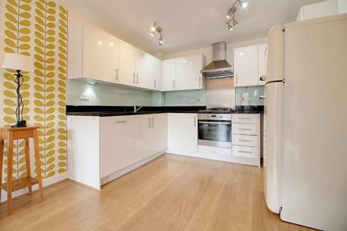 2 Bedroom Flat To Rent In Constables Way, Hertford, SG13