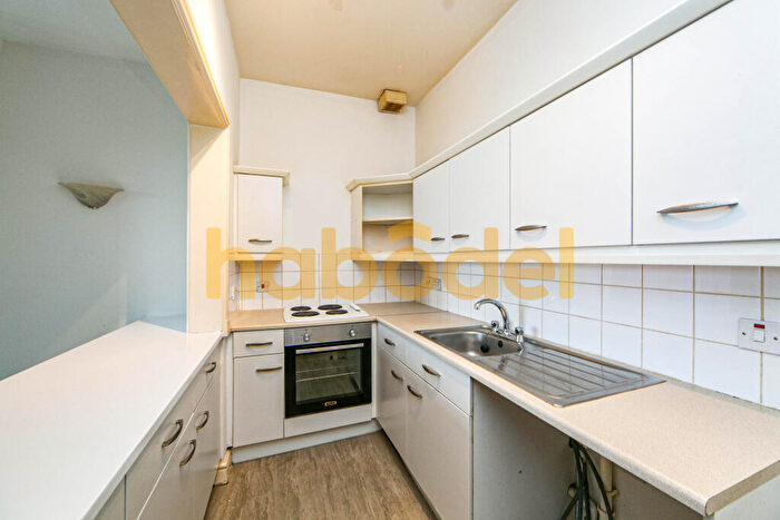 1 Bedroom Flat To Rent In West Parade, Rhyl, LL18
