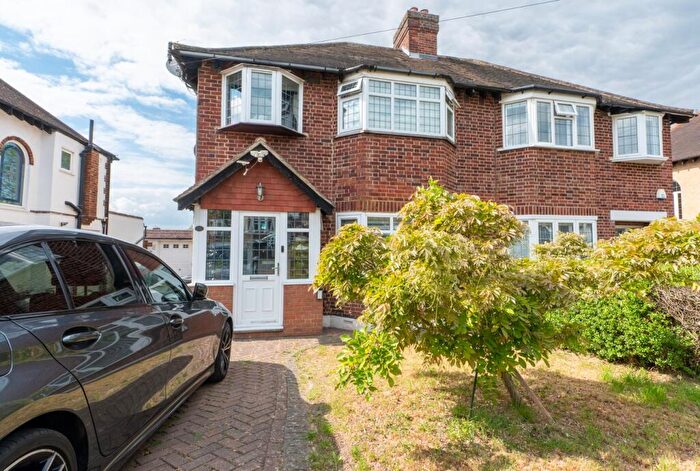 3 Bedroom Semi-Detached House For Sale In Lorne Avenue, Shirley, Croydon, CR0