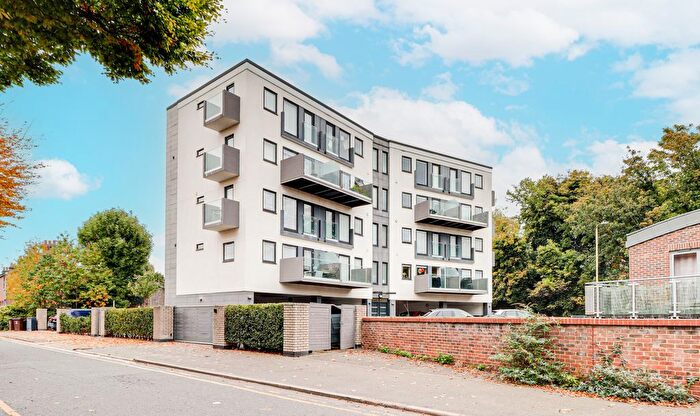 2 Bedroom Flat For Sale In Old London Road, St Albans, AL1