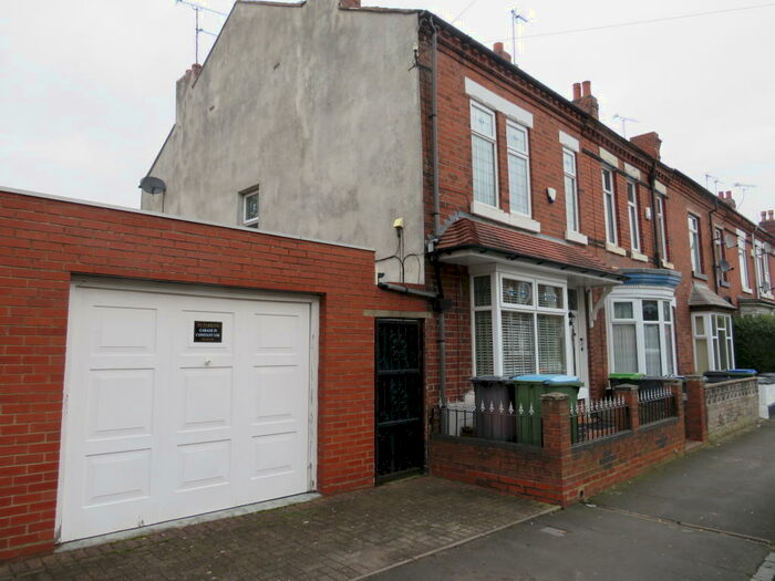 4 Bedroom End Of Terrace House To Rent In Titford Road, Oldbury, B69