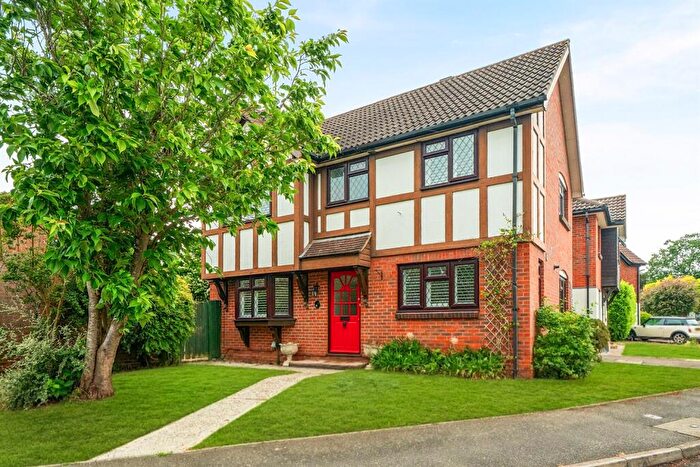 4 Bedroom Detached House To Rent In Medway Close, Woosehill, Wokingham, RG41