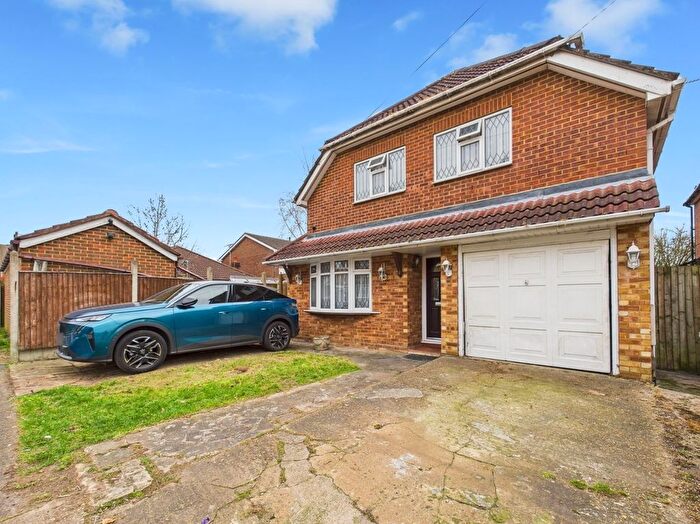 5 Bedroom Detached House For Sale In New Park Road, Ashford, Surrey, TW15