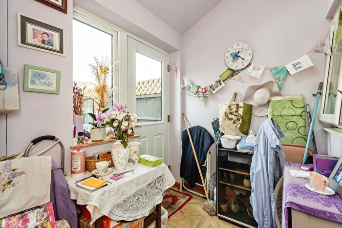 3 Bedroom Terraced House For Sale In Third Avenue, Gedling, Nottingham, NG4