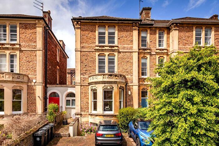 3 Bedroom Apartment For Sale In Beaufort Road | Clifton, BS8