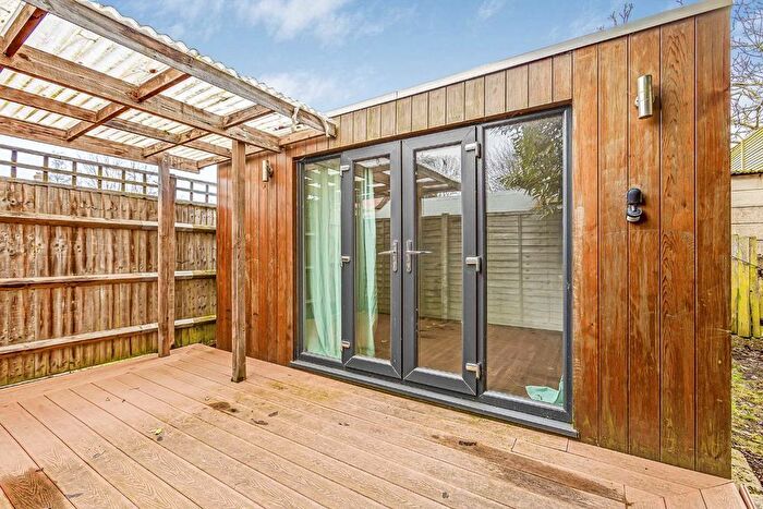 4 Bedroom Terraced House To Rent In Sixth Cross Road, Twickenham, TW2