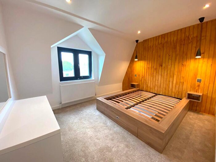 4 Bedroom End Of Terrace House To Rent In Homefield Road, Walton On Thames, KT12