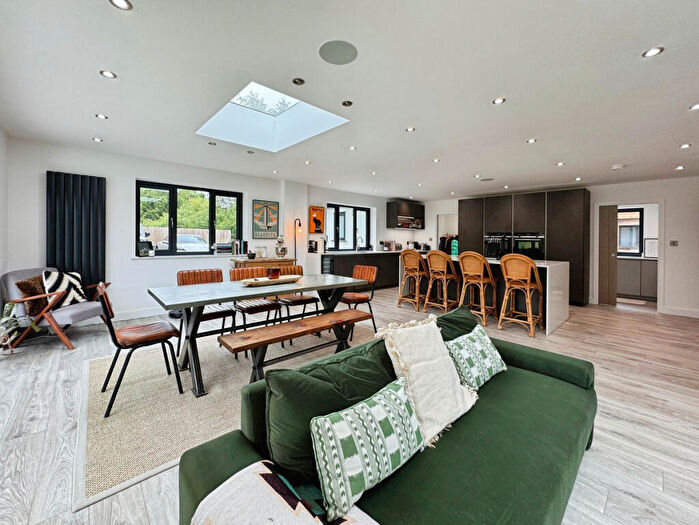 6 Bedroom Detached House For Sale In House & Apartment, Over Sq Ft Of Luxury, Separate Land Option, CV23
