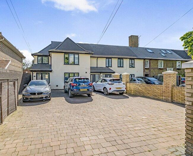 2 Bedroom Flat For Sale In Martin Way, Raynes Park, London, SW20