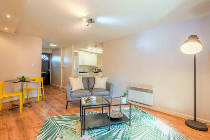 1 Bedroom House To Rent In Victoria Terrace, Leeds, LS3