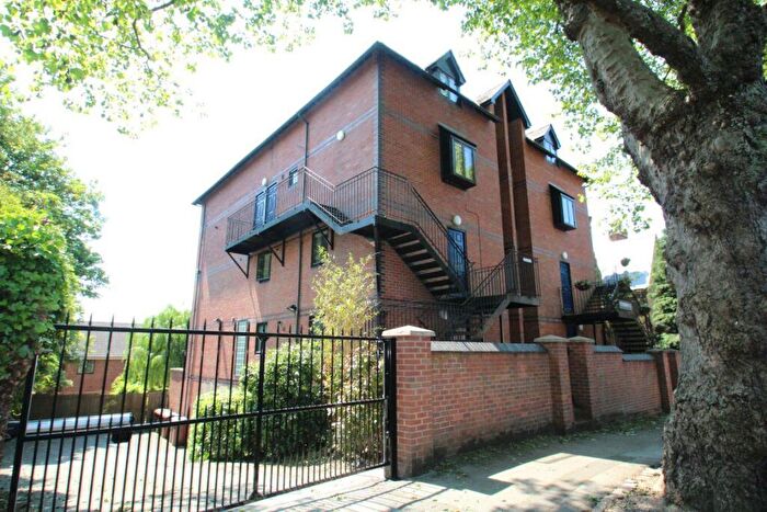 2 Bedroom Apartment To Rent In Cavendish Place, Cavendish Crescent South, NG7