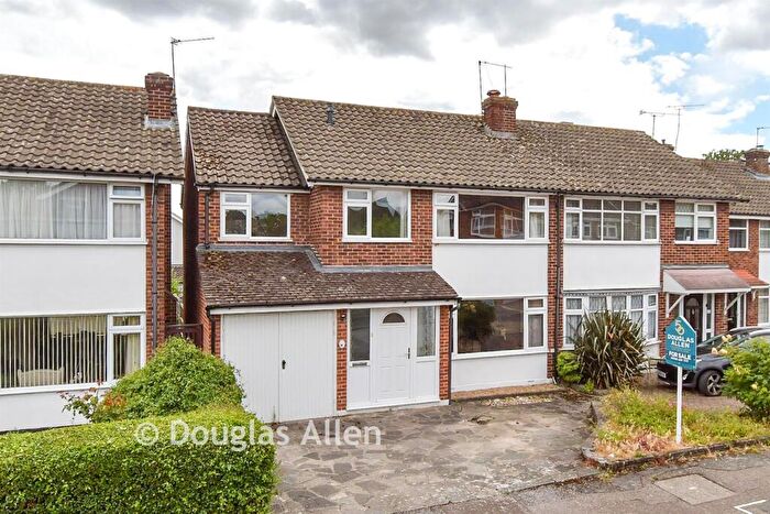 4 Bedroom Semi-Detached House For Sale In Falkirk Close, Hornchurch, Essex, RM11