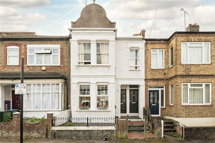 2 Bedroom Apartment To Rent In Eversley Road, Charlton, SE7