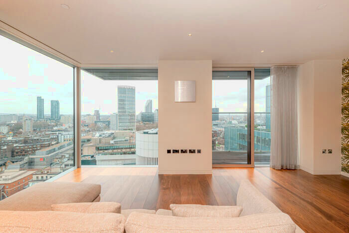 2 Bedroom Apartment To Rent In The Heron, Moor Lane, EC2Y