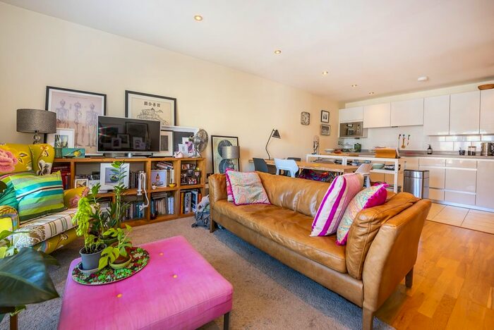 1 Bedroom Flat To Rent In Kew Road, Kew, Richmond, TW9