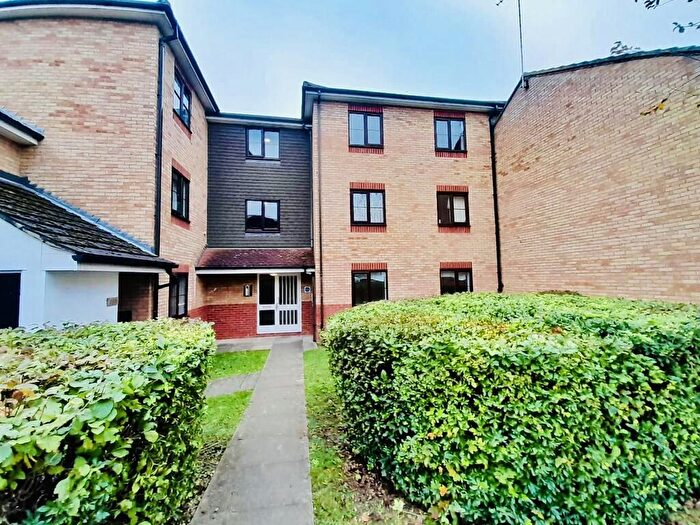 2 Bedroom Flat To Rent In Tamarin Gardens, Cherry Hinton, CB1