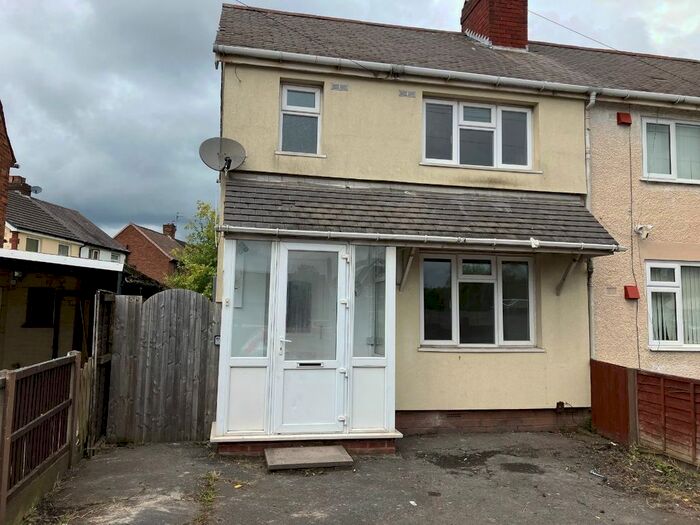 3 Bedroom Semi-Detached House To Rent In Lichfield Road, Willenhall, WV12