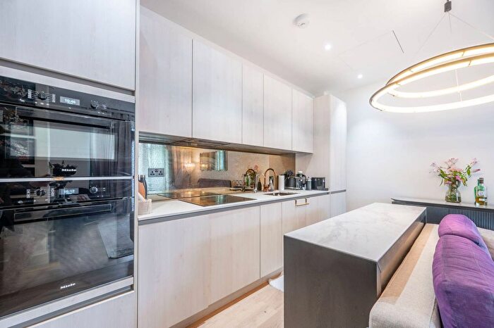 1 Bedroom Flat For Sale In Woodfield Road, Westbourne Park, London, W9