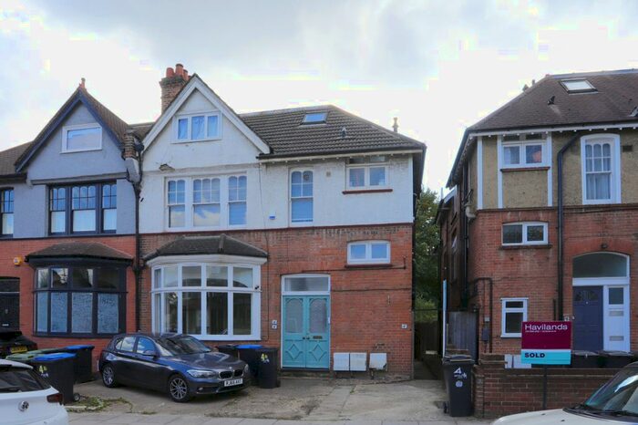 2 Bedroom Maisonette To Rent In Elm Park Road, Winchmore Hill, N21