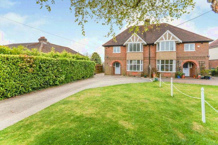 3 Bedroom House To Rent In Chartridge Lane, Chesham, HP5