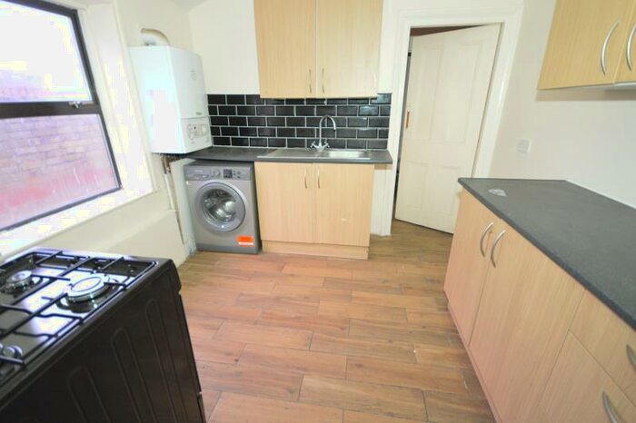 3 Bedroom Flat To Rent In High Street North, East Ham, London, E6