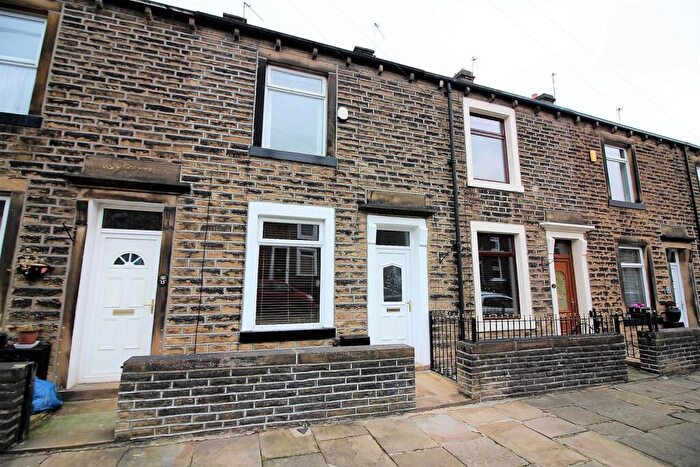 3 Bedroom Terraced House To Rent In Cheltenham Place, Halifax, HX3