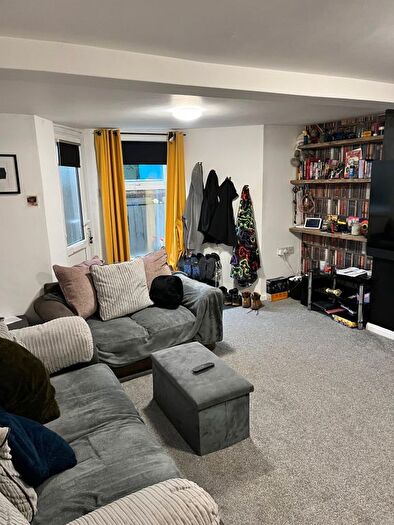 1 Bedroom Flat For Sale In Gladstone Terrace, YO15