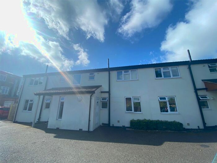 1 Bedroom Flat To Rent In Brighton Road, Redhill, Surrey, RH1