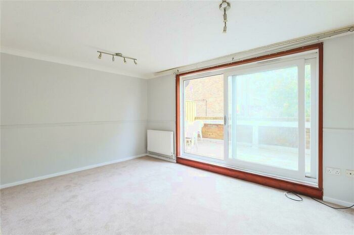 2 Bedroom Apartment To Rent In Surr Street, Islington, London, N7