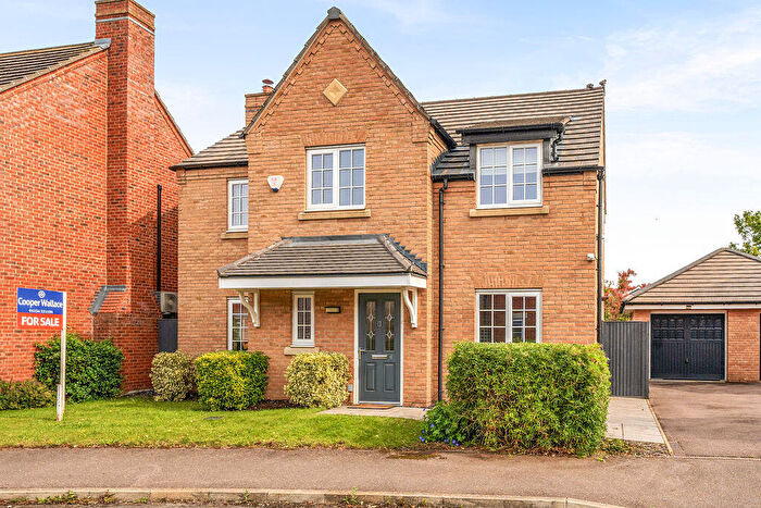 4 Bedroom Detached House For Sale In Turnpike Gardens, Bedford, MK42