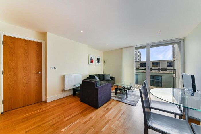 1 Bedroom Flat To Rent In Millharbour, Lanterns Court, Canary Wharf, London, E14