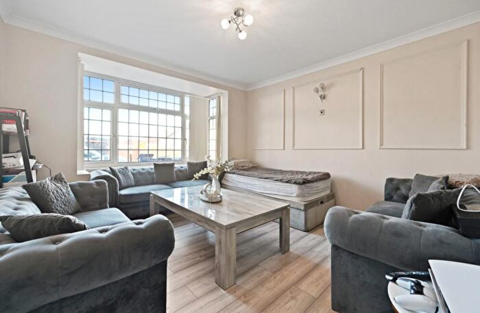 4 Bedroom Terraced House For Sale In Greenford, UB6
