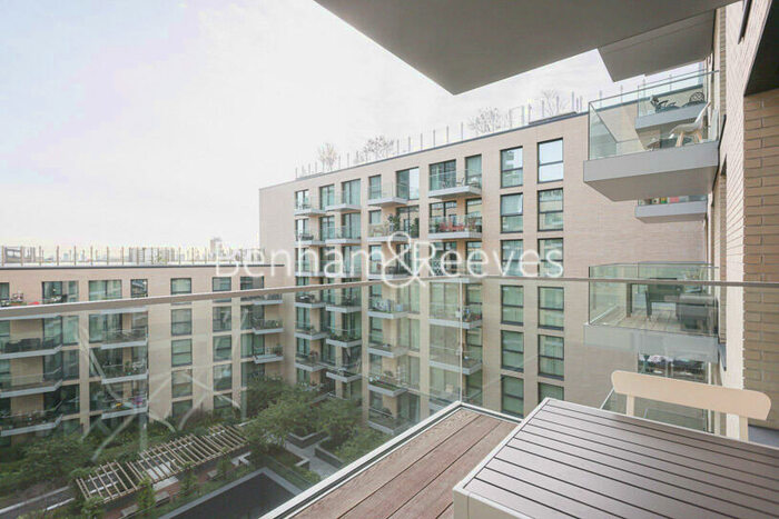 2 Bedroom Apartment To Rent In Neroli House, Piazza Walk, E1