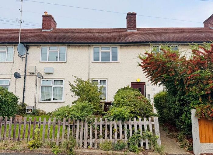 1 Bedroom Flat For Sale In Valence Circus, Dagenham, London, RM8