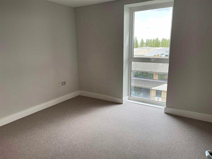 1 Bedroom Flat To Rent In Merrick Road, Southall, UB2