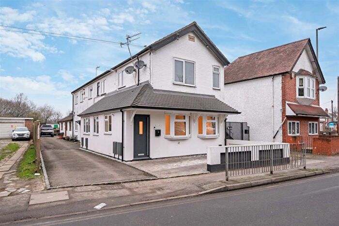 1 Bedroom Maisonette To Rent In Woodham Lane, New Haw, Addlestone, KT15