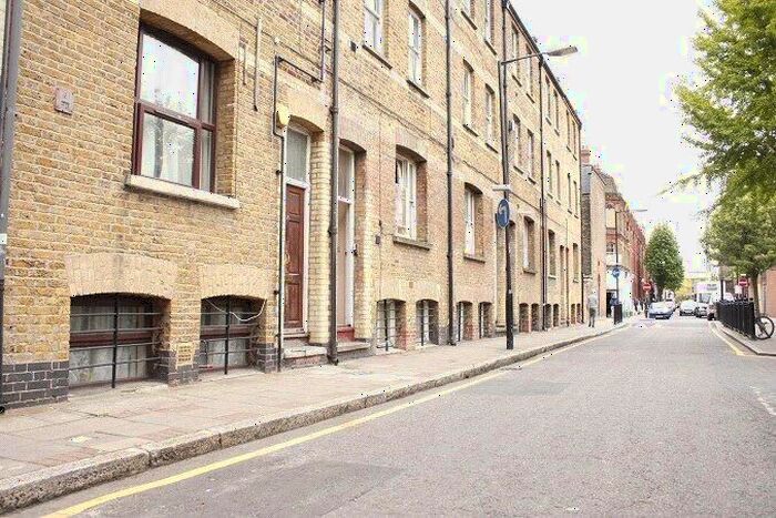 4 Bedroom Duplex To Rent In Settles Street, London, E1