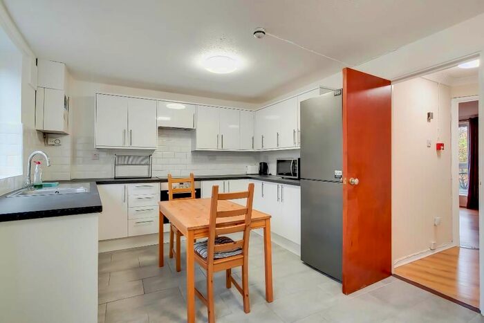 4 Bedroom Terraced House To Rent In Bray Crescent, Canada Water, London, SE16