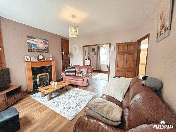 3 Bedroom Terraced House For Sale In Talbot Road, Ammanford, SA18