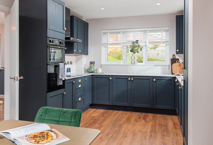 3 Bedroom Semi-Detached House For Sale In Tillett Way, Norwich, NR13