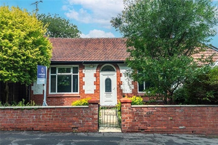 4 Bedroom Bungalow For Sale In Linnet Hill, Half Acre, Rochdale, OL11