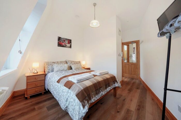 1 Bedroom Flat To Rent In Hornsey Road, London, N19