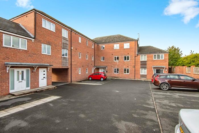 2 Bedroom Apartment For Sale In Swarcliffe Approach, Leeds, West Yorkshire, LS14