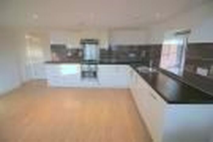 2 Bedroom Flat To Rent In Holbrook Road, London, E15