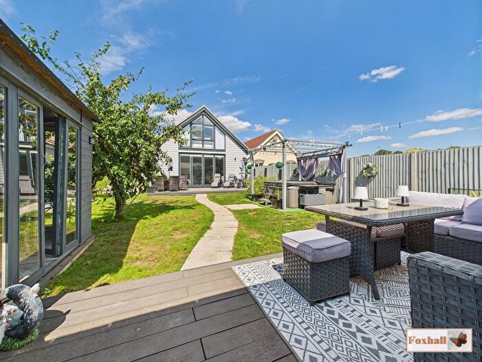 4 Bedroom Chalet For Sale In Woodbridge Road, Rushmere St. Andrew, Ipswich, IP5