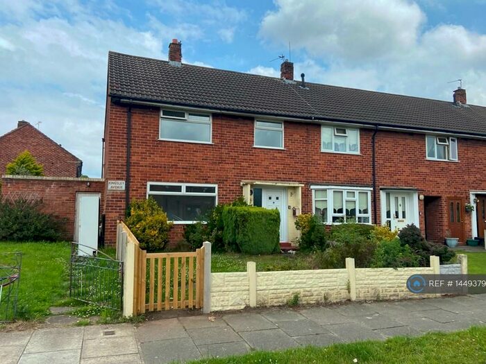 3 Bedroom Semi-Detached House To Rent In Kingsley Avenue, Wirral, CH62