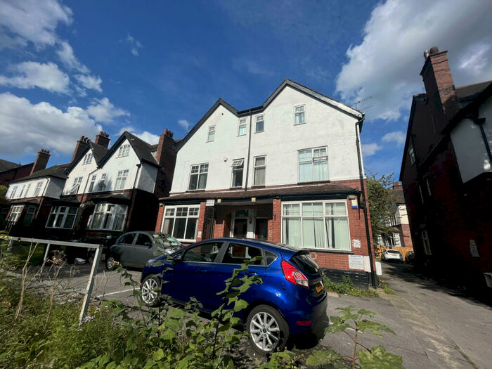 8 Bedroom Terraced House To Rent In St. Michaels Villas, Leeds, West Yorkshire, LS6