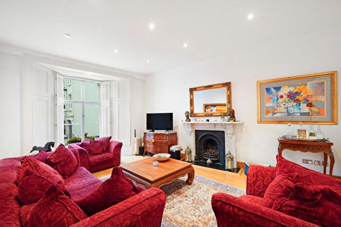 2 Bedroom Flat To Rent In Alma Square, St John's Wood, NW8