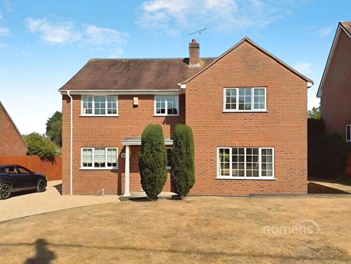 4 Bedroom Property To Rent In York Drove, Nomansland, Salisbury, SP5
